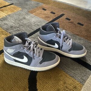 Ari Jordan 1 Mid Cement Grey